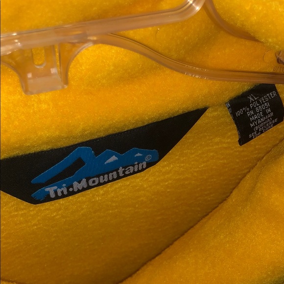 New fuzzy sweater zip up - Picture 3 of 4